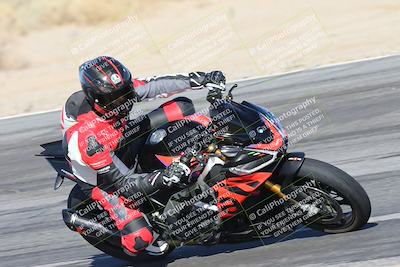 media/Dec-01-2025-Moto Forza (Mon) [[2daa91e15f]]/2-Intermediate Group/Session 4 Turn 9/